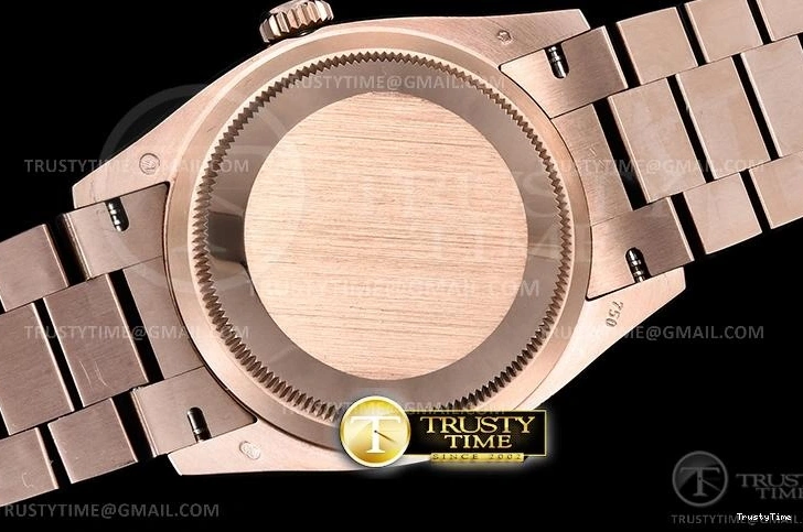 1210 RDD0223A – DayDate 36mm Packable 702